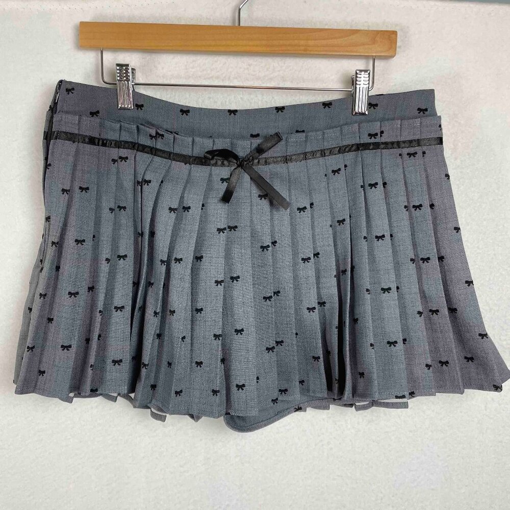 Pleated Mini Skirt / Skort with Bow Design Womens Size XL